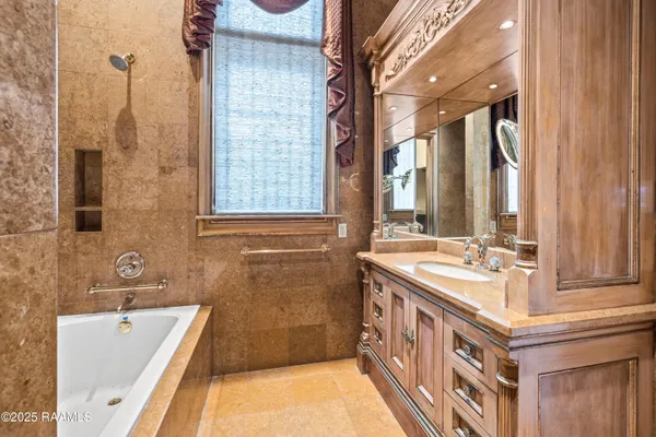 $2,950,000 | 103 Riverbriar Road, Lafayette, LA 70503