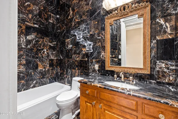 $2,950,000 | 103 Riverbriar Road, Lafayette, LA 70503