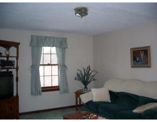 11 Seaview Road Gloucester, MA 01930 - Photo 4 of 6 Gallery Image 4