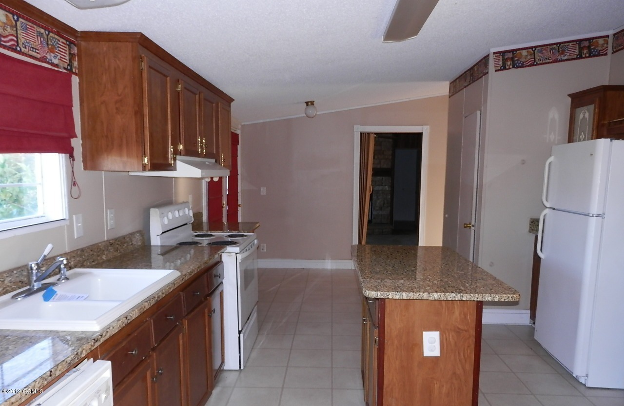 256 Norris Road Swansboro, NC 28584 - Photo 3 of 10 kitchen