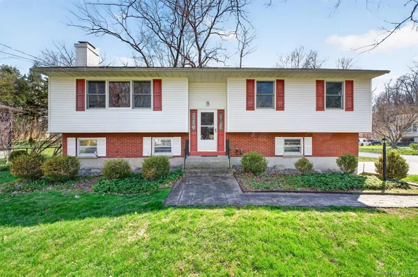 $450,000 | 12 Wildwood Drive, Wappingers Falls, NY 12590