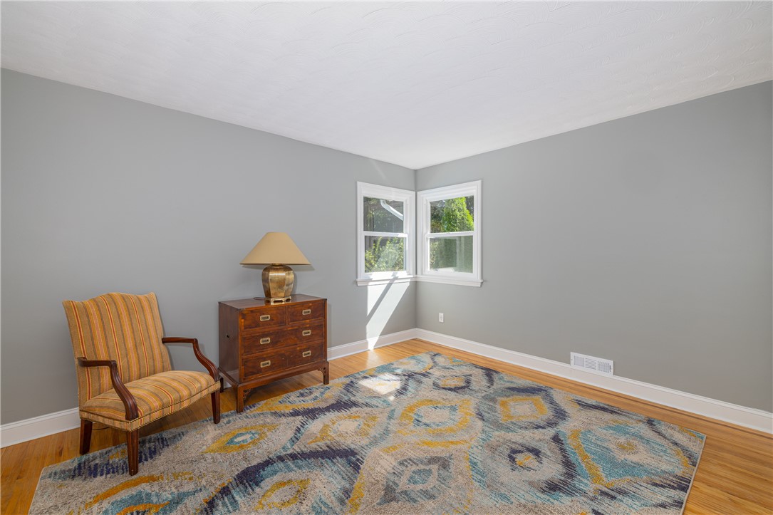 224 Brookview Drive Irondequoit, NY 14617 - Photo 21 of 46 SPACIOUS 1ST FLOOR BEDROOM!