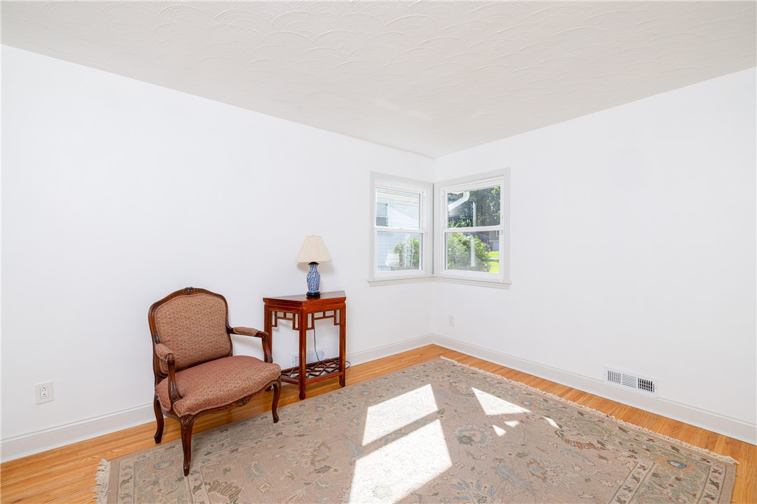224 Brookview Drive Irondequoit, NY 14617 - Photo 23 of 46 SPACIOUS 1ST FLOOR BEDROOM!