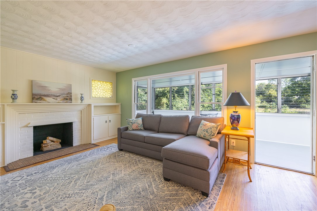 224 Brookview Drive Irondequoit, NY 14617 - Photo 8 of 46 OPEN LIVING FIREPLACE GREAT ROOM!