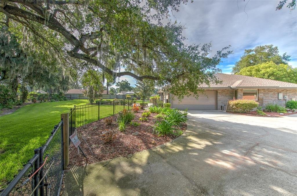 2102 Whitlock Place Dover, FL 33527 - Photo 42 of 45
