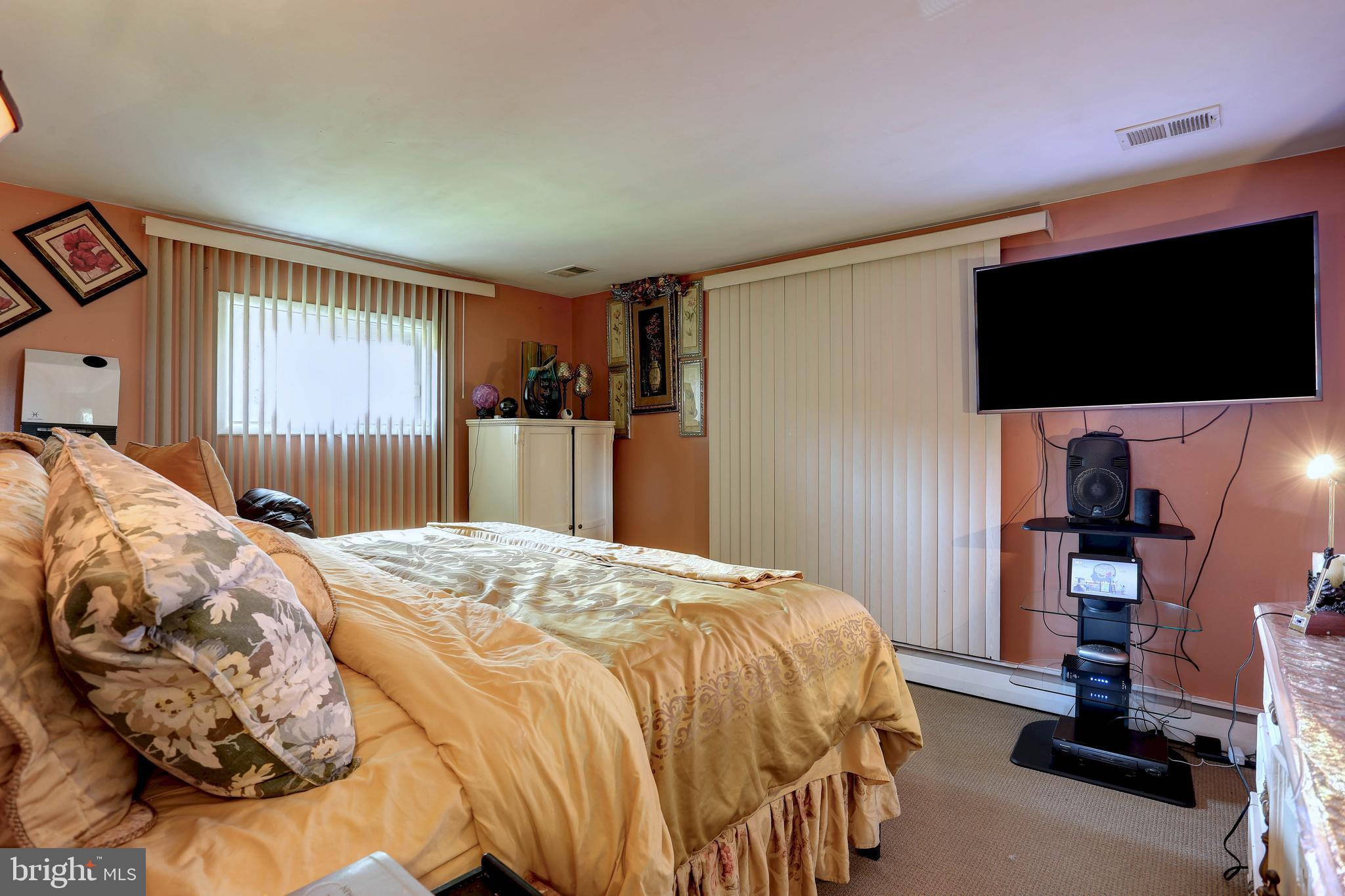 7040 Windsor Mill Road Gwynn Oak, MD 21207 - Photo 11 of 28