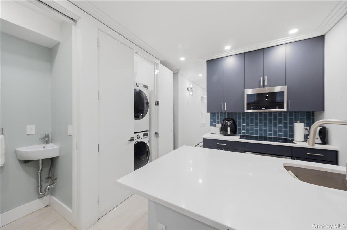92 Elliott Avenue Yonkers, NY 10705 - Photo 11 of 38 In-Unit Laundry
