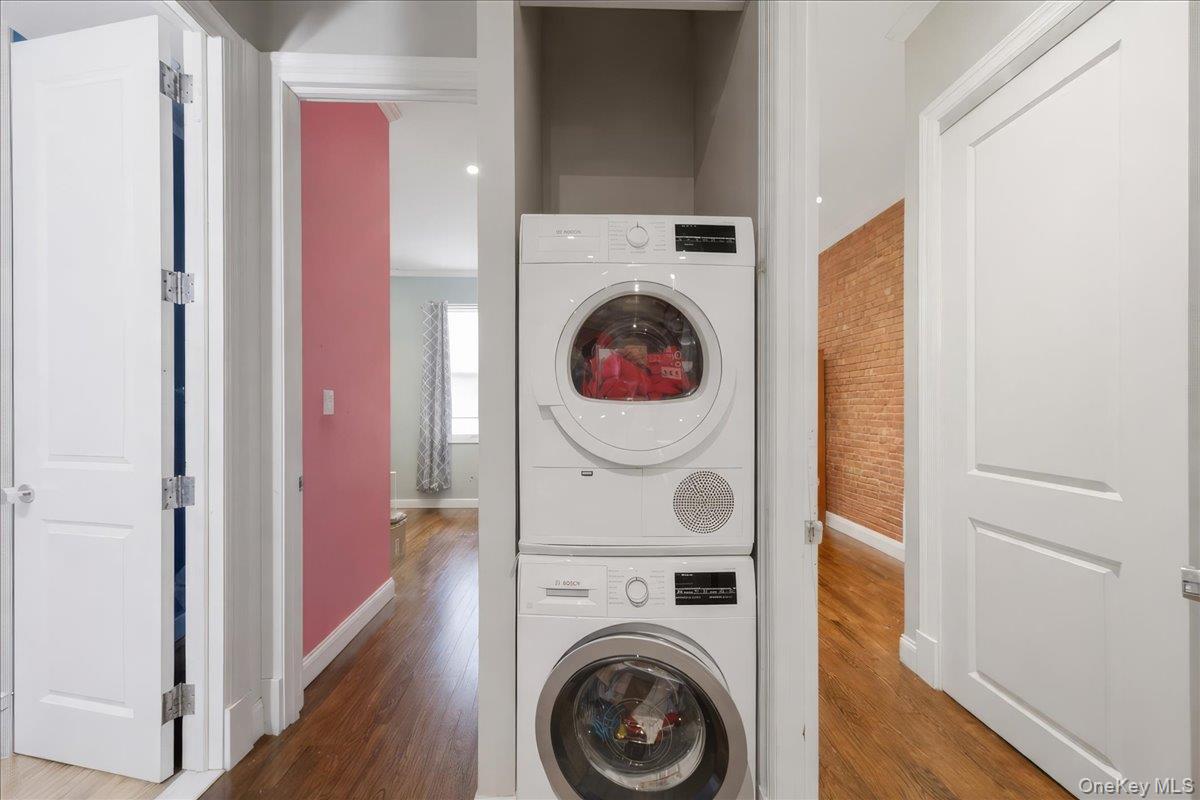 92 Elliott Avenue Yonkers, NY 10705 - Photo 20 of 38 In-Unit Laundry
