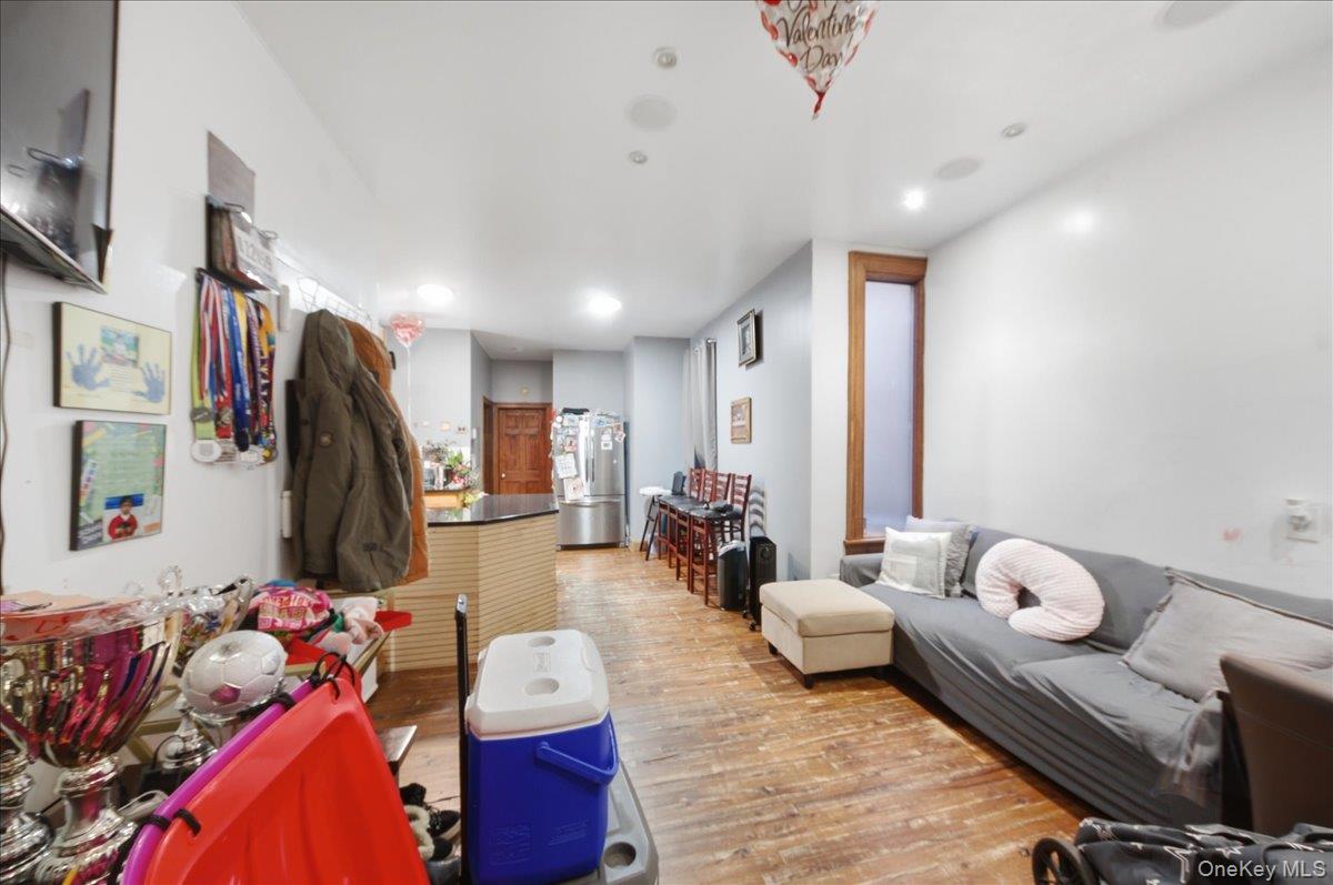 92 Elliott Avenue Yonkers, NY 10705 - Photo 22 of 38