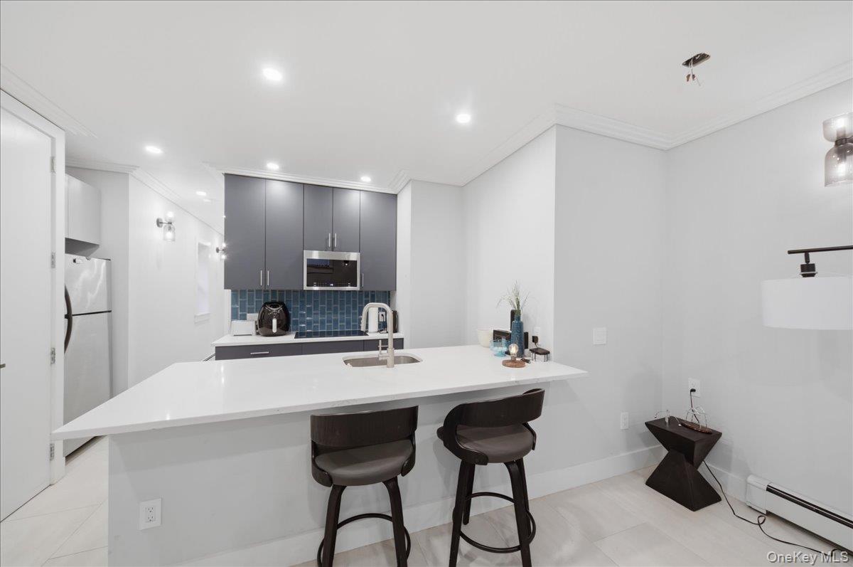 92 Elliott Avenue Yonkers, NY 10705 - Photo 3 of 38