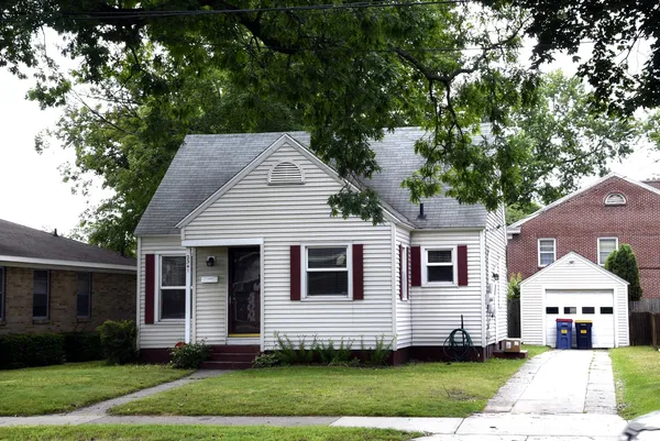 $1,700 | 2341 Eastern Avenue Southeast, Grand Rapids, MI 49507