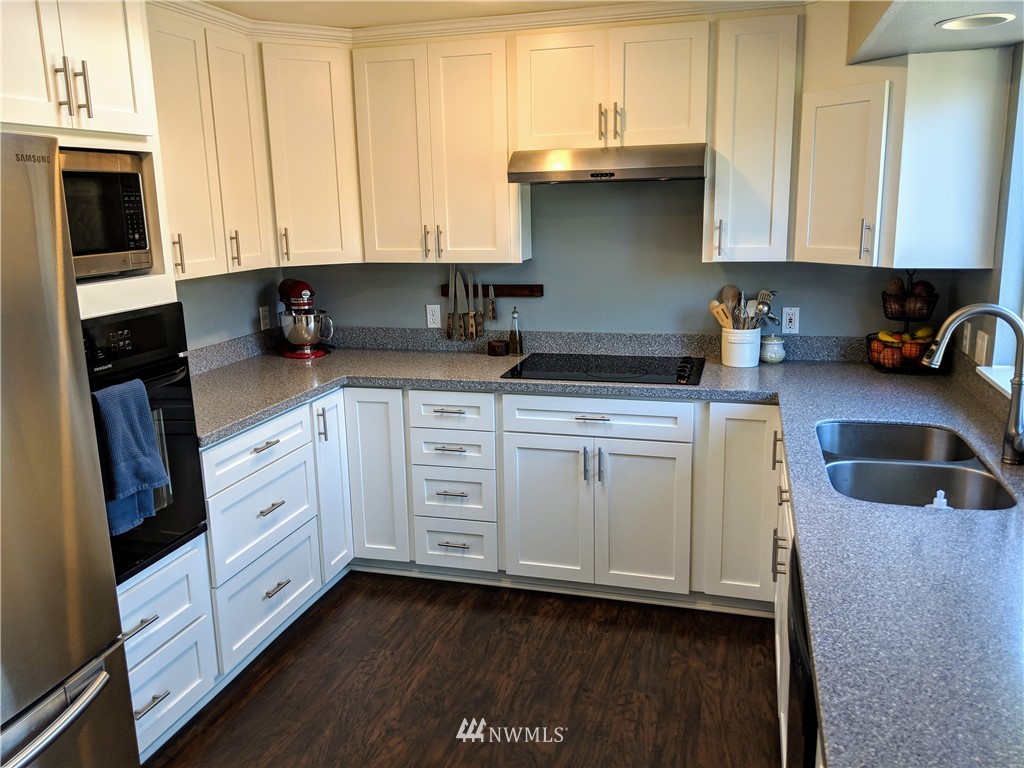 22503 1st Place West Bothell, WA 98021 - Photo 9 of 25