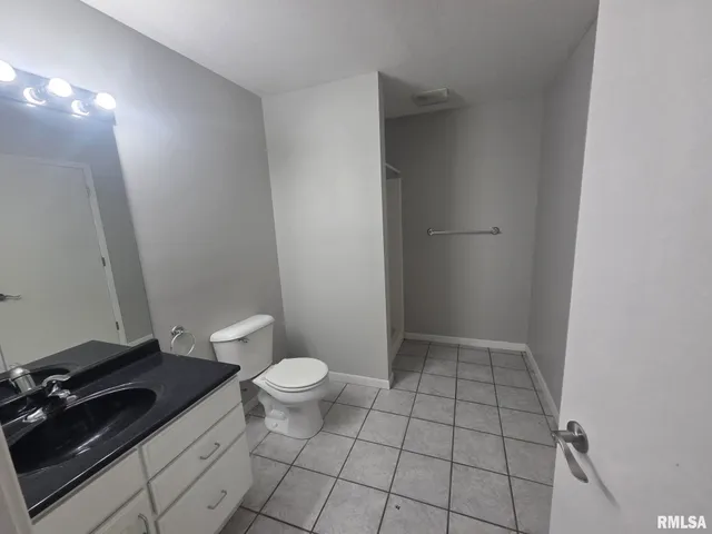 $925 | 1706 2nd Street, Rock Island, IL 61201