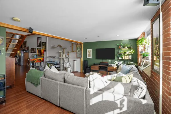 $2,300 | 1 Tupperware Drive, Unit 112, North Smithfield, RI 02896