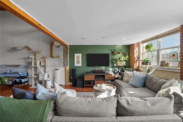 $2,300 | 1 Tupperware Drive, Unit 112, North Smithfield, RI 02896