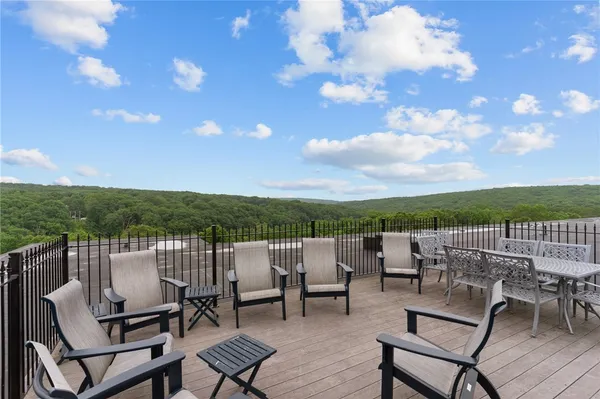 $2,300 | 1 Tupperware Drive, Unit 112, North Smithfield, RI 02896