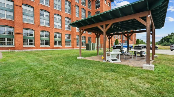 $2,300 | 1 Tupperware Drive, Unit 112, North Smithfield, RI 02896