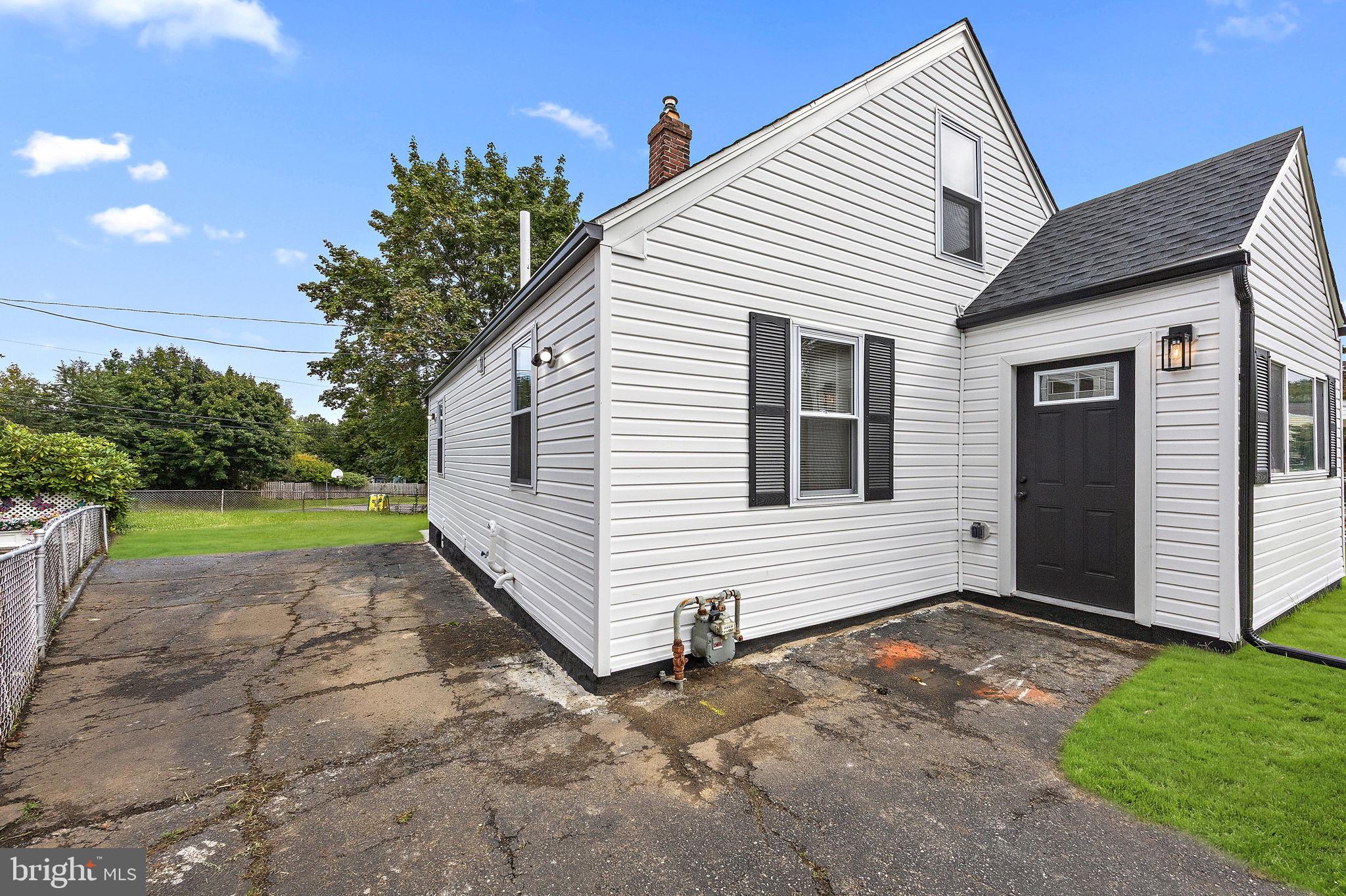 53 Seward Lane Aston, PA 19014 - Photo 4 of 41 Gallery Image 4