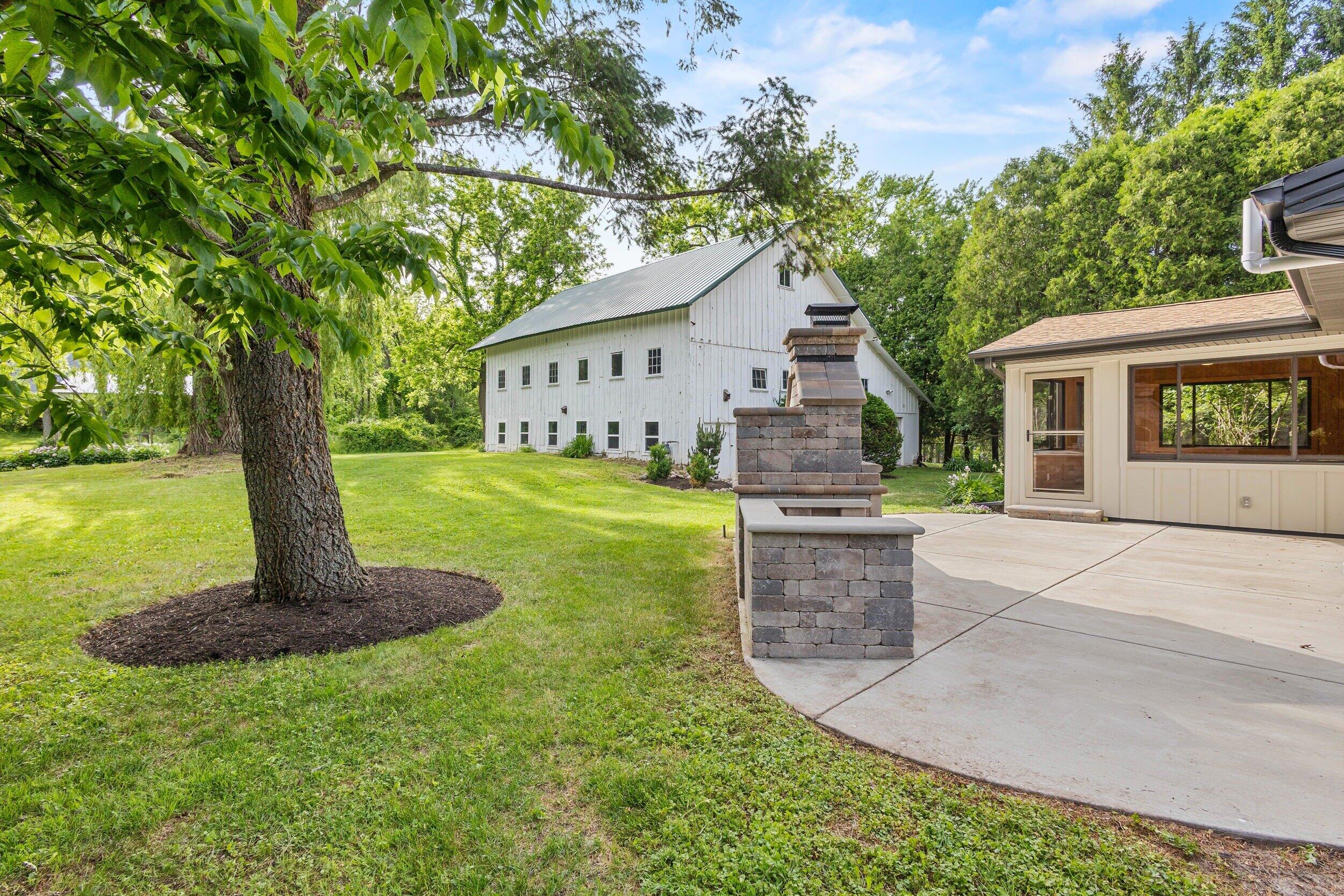 986 Indian Hills Road Fontana, WI 53125 - Photo 88 of 108 Patio