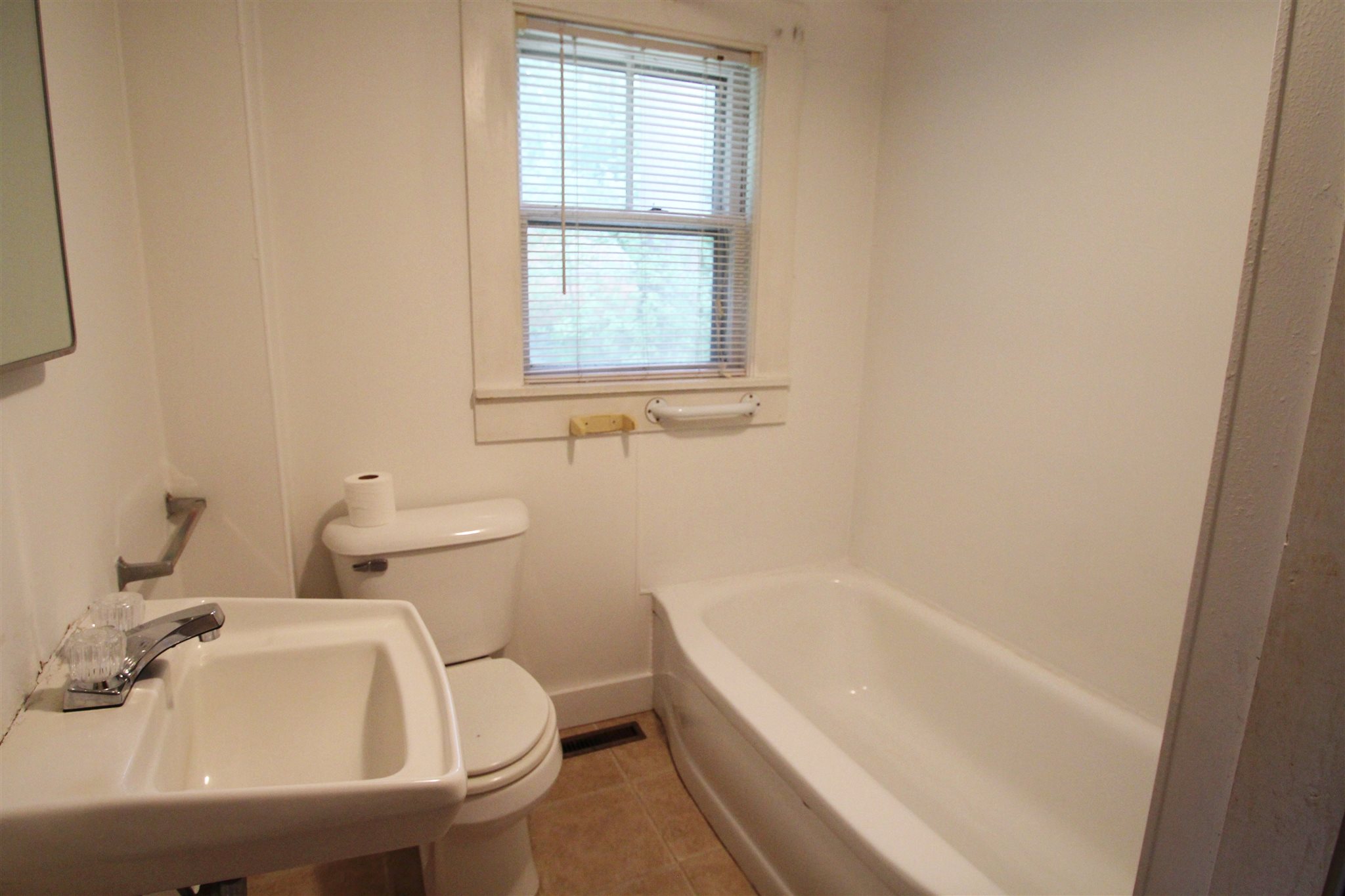 3 State Street Rochester, NH 03867 - Photo 6 of 15