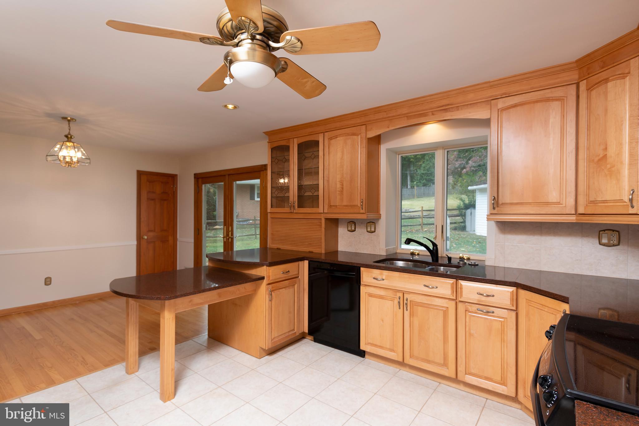 5112 Hurst Road Ellicott City, MD 21043 - Photo 11 of 35 Kitchen