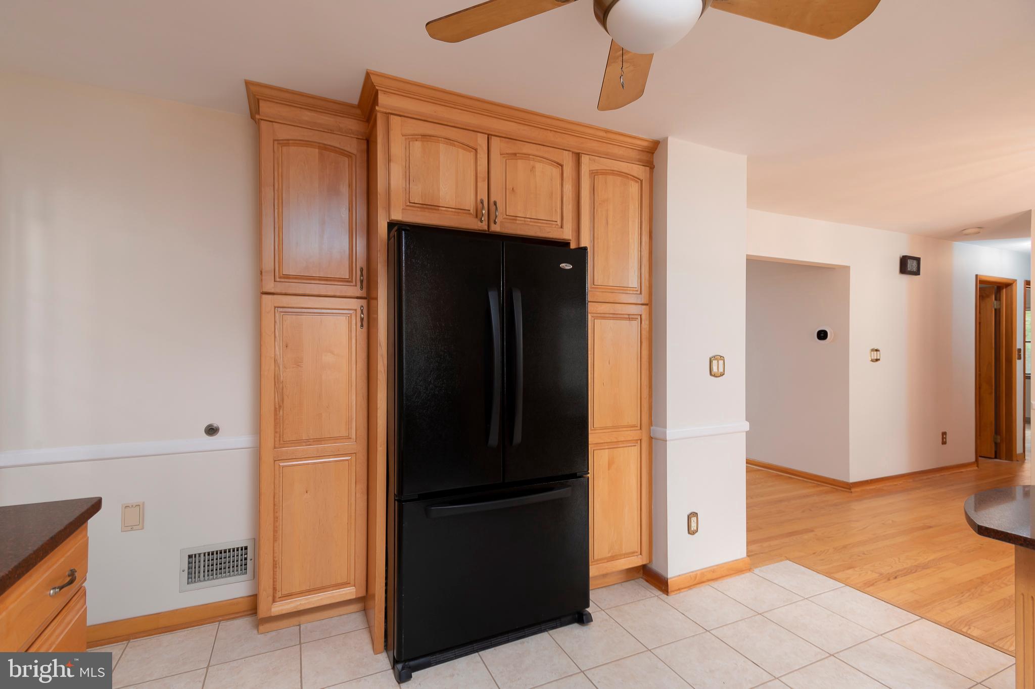 5112 Hurst Road Ellicott City, MD 21043 - Photo 12 of 35 Kitchen