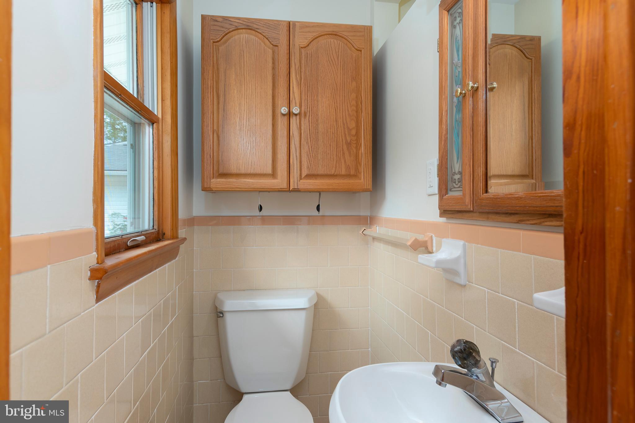 5112 Hurst Road Ellicott City, MD 21043 - Photo 16 of 35 Master Half Bath