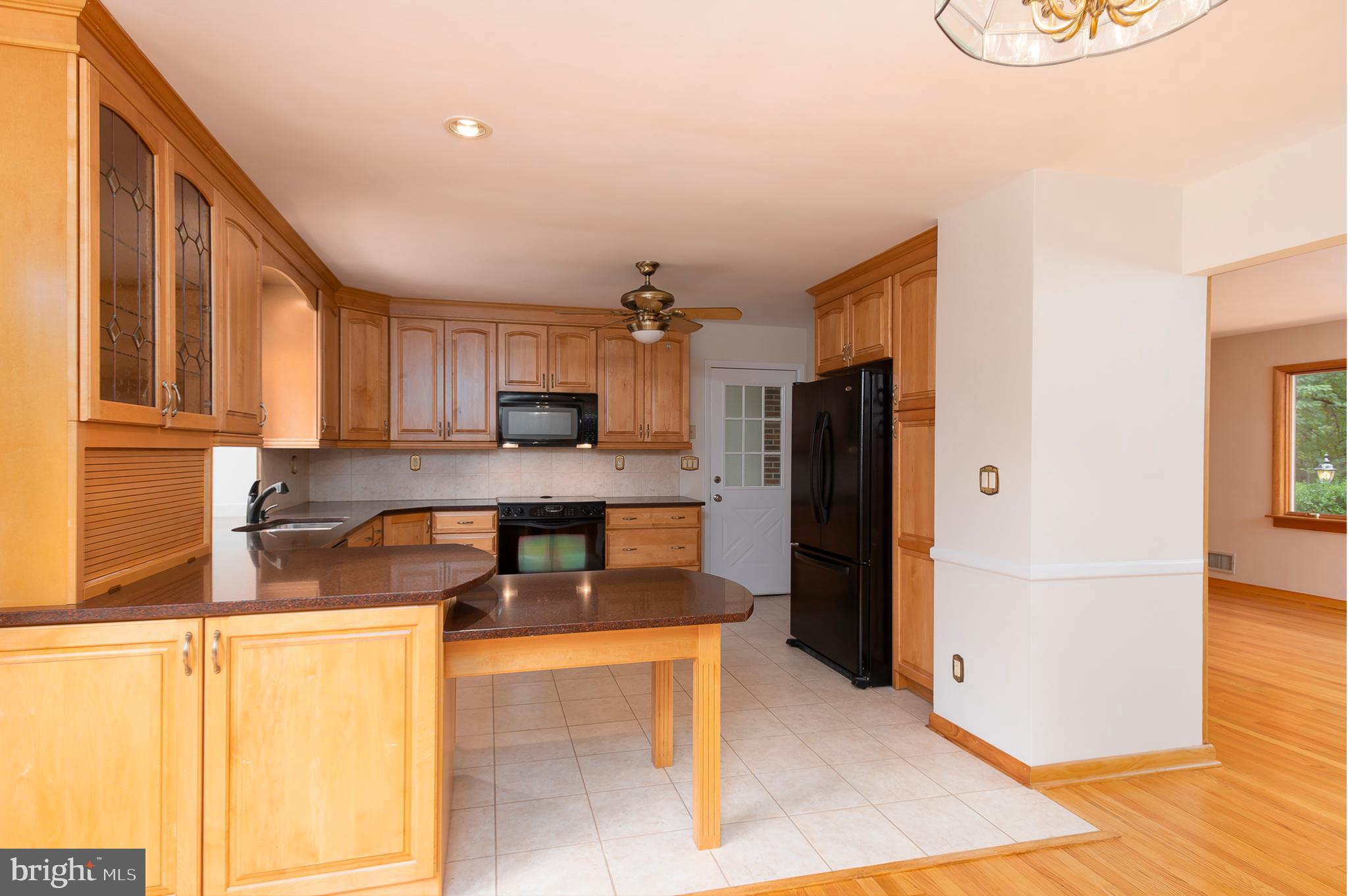 5112 Hurst Road Ellicott City, MD 21043 - Photo 8 of 35 Kitchen