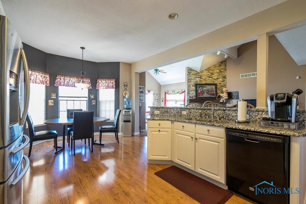 24250 Stony Ridge Road Perrysburg, OH 43551 - Photo 11 of 33 Gallery Image 11