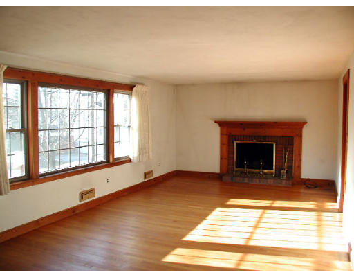 65 Robert Road Marblehead, MA 01945 - Photo 2 of 6 Gallery Image 2