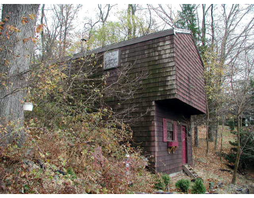 65 Robert Road Marblehead, MA 01945 - Photo 4 of 6 Gallery Image 4