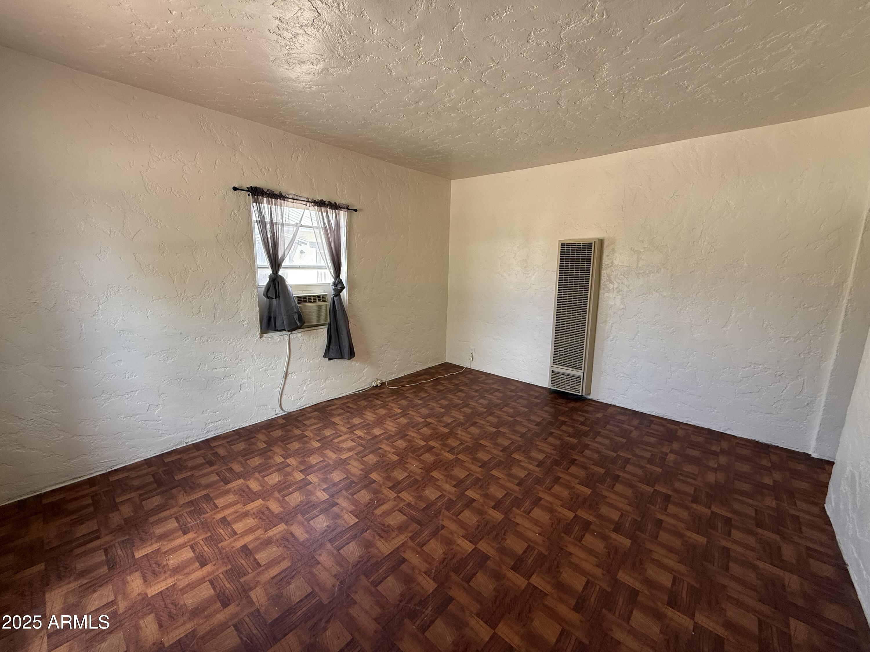 208 West Kelso Street Tucson, AZ 85705 - Photo 20 of 34 Vacant Unit 2 Living Room
