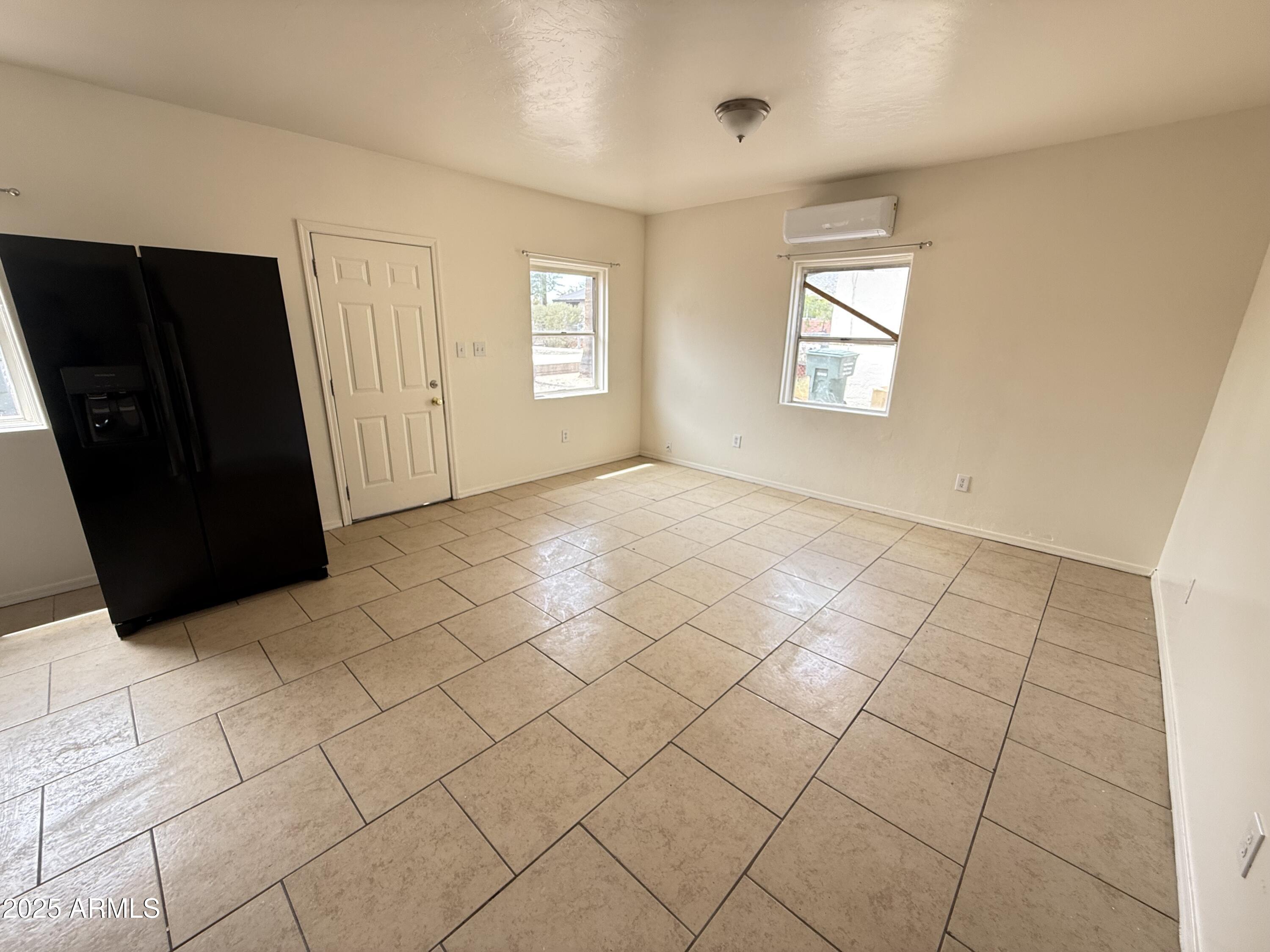 208 West Kelso Street Tucson, AZ 85705 - Photo 25 of 34 Vacant Unit 3 Living Room