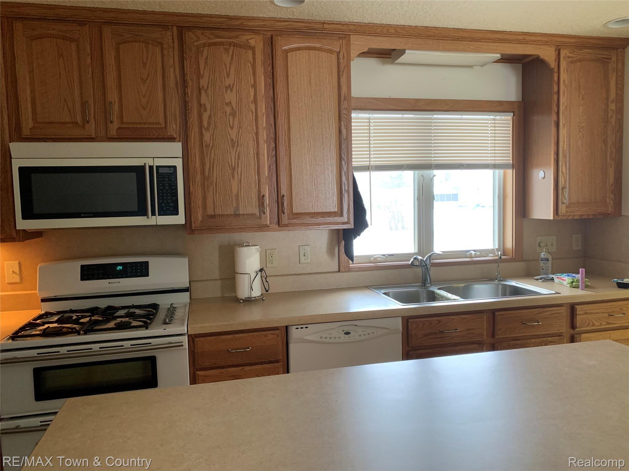 9044 North Bray Road Clio, MI 48420 - Photo 3 of 30 Bray kitchen2.jpg