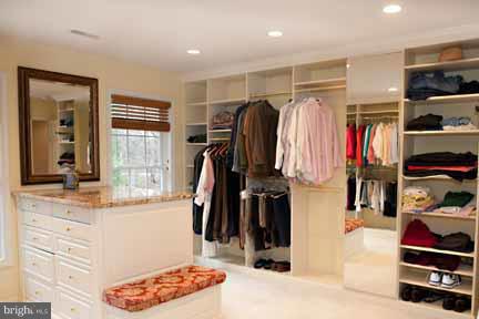 23262 Dover Road Middleburg, VA 20117 - Photo 16 of 30 Master dressing room