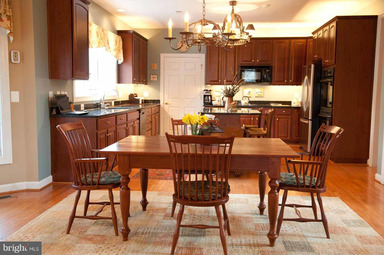 23262 Dover Road Middleburg, VA 20117 - Photo 6 of 30 Kitchen