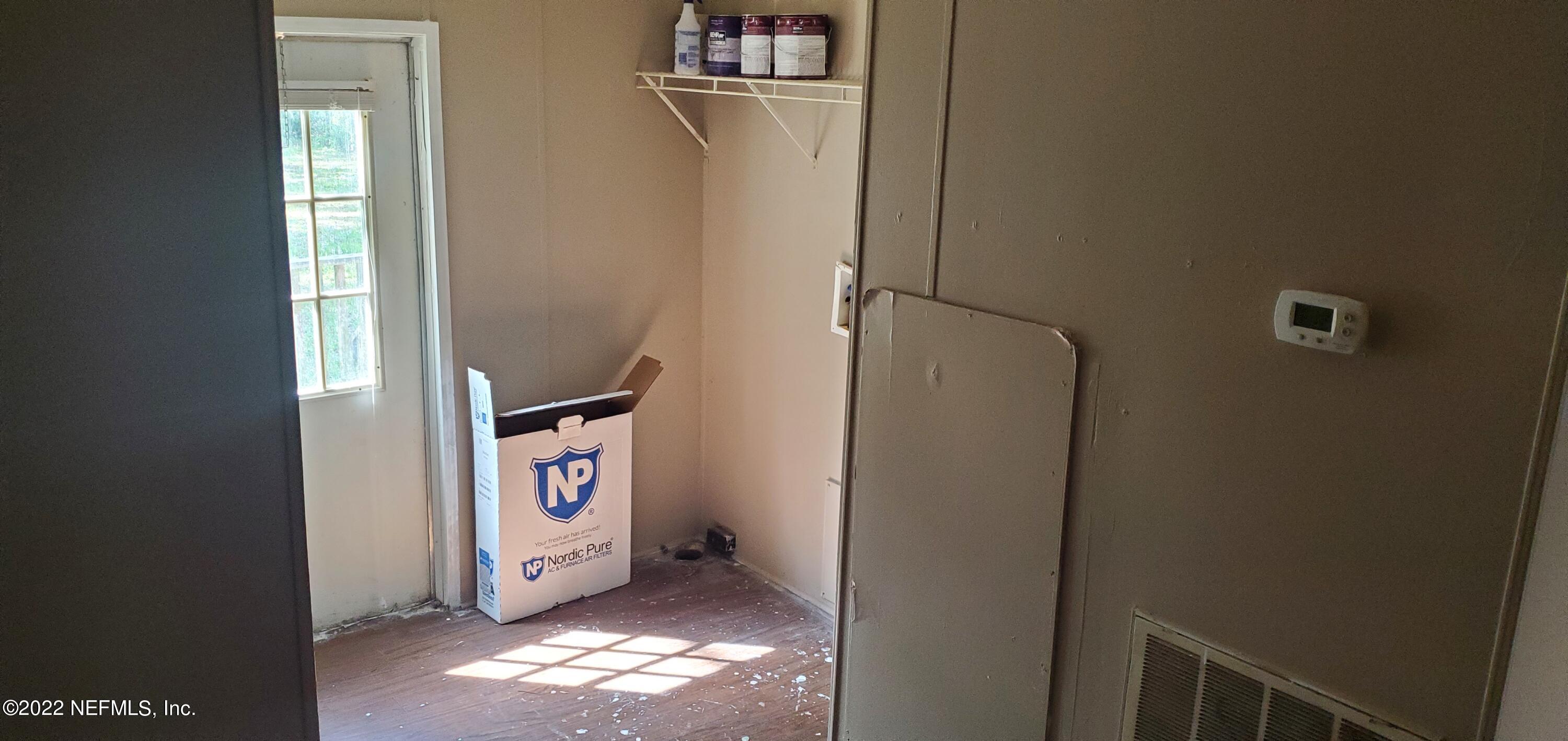 13464 Yellow Bluff Road Jacksonville, FL 32226 - Photo 7 of 20 a view of an empty room