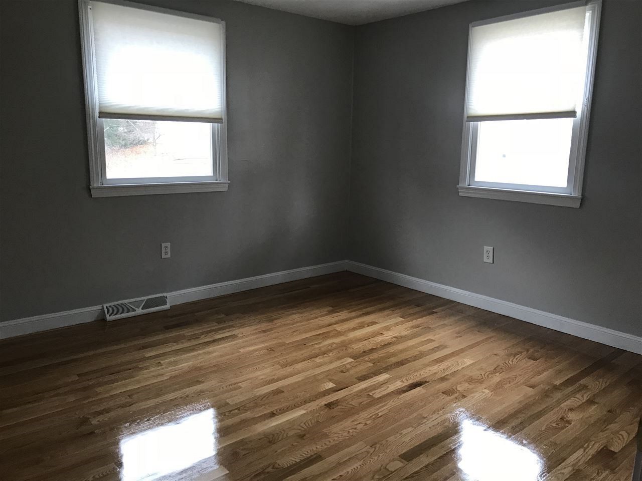 17 Norwich Road Nashua, NH 03062 - Photo 12 of 14