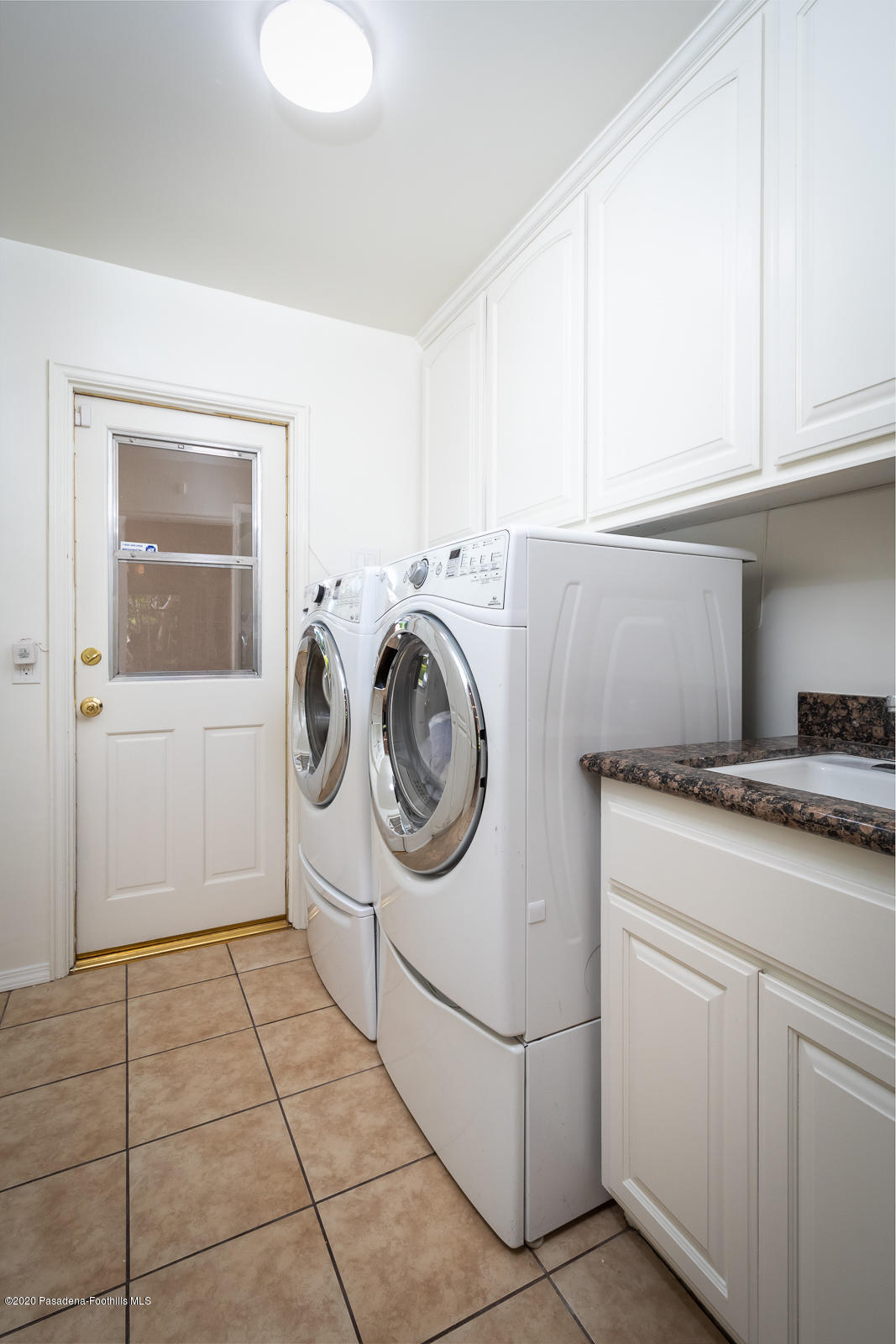 820 Chehalem Road La Canada Flintridge, CA 91011 - Photo 26 of 59 GYP_820 Chehalem Rd_034_MLS