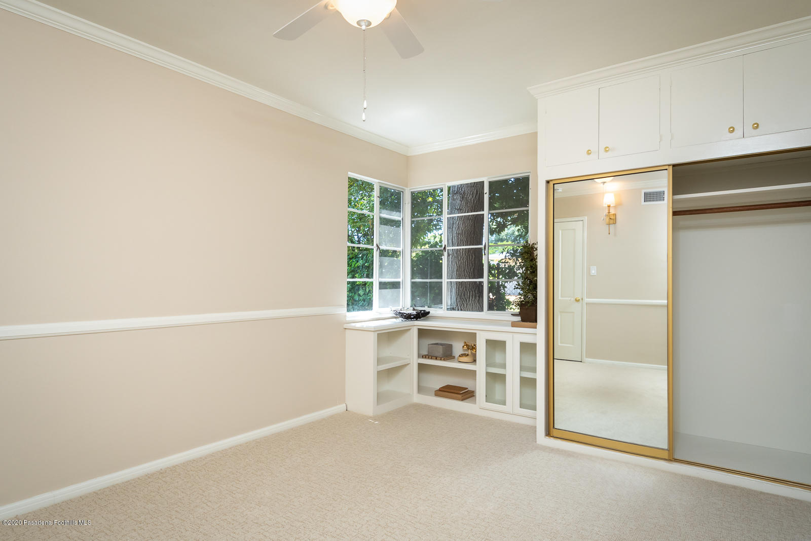 820 Chehalem Road La Canada Flintridge, CA 91011 - Photo 36 of 59 an empty room with a window