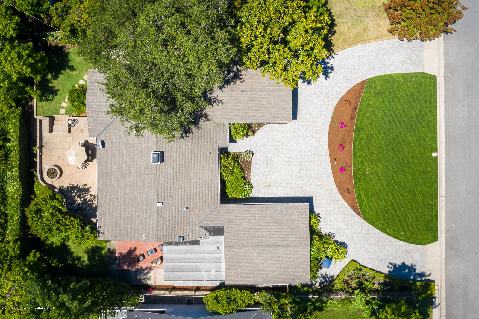 820 Chehalem Road La Canada Flintridge, CA 91011 - Photo 5 of 59 an aerial view of a house with outdoor swimming pool