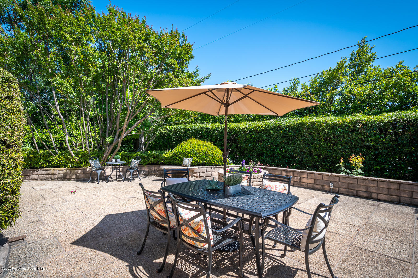 820 Chehalem Road La Canada Flintridge, CA 91011 - Photo 51 of 59 a patio with a patio table and chairs