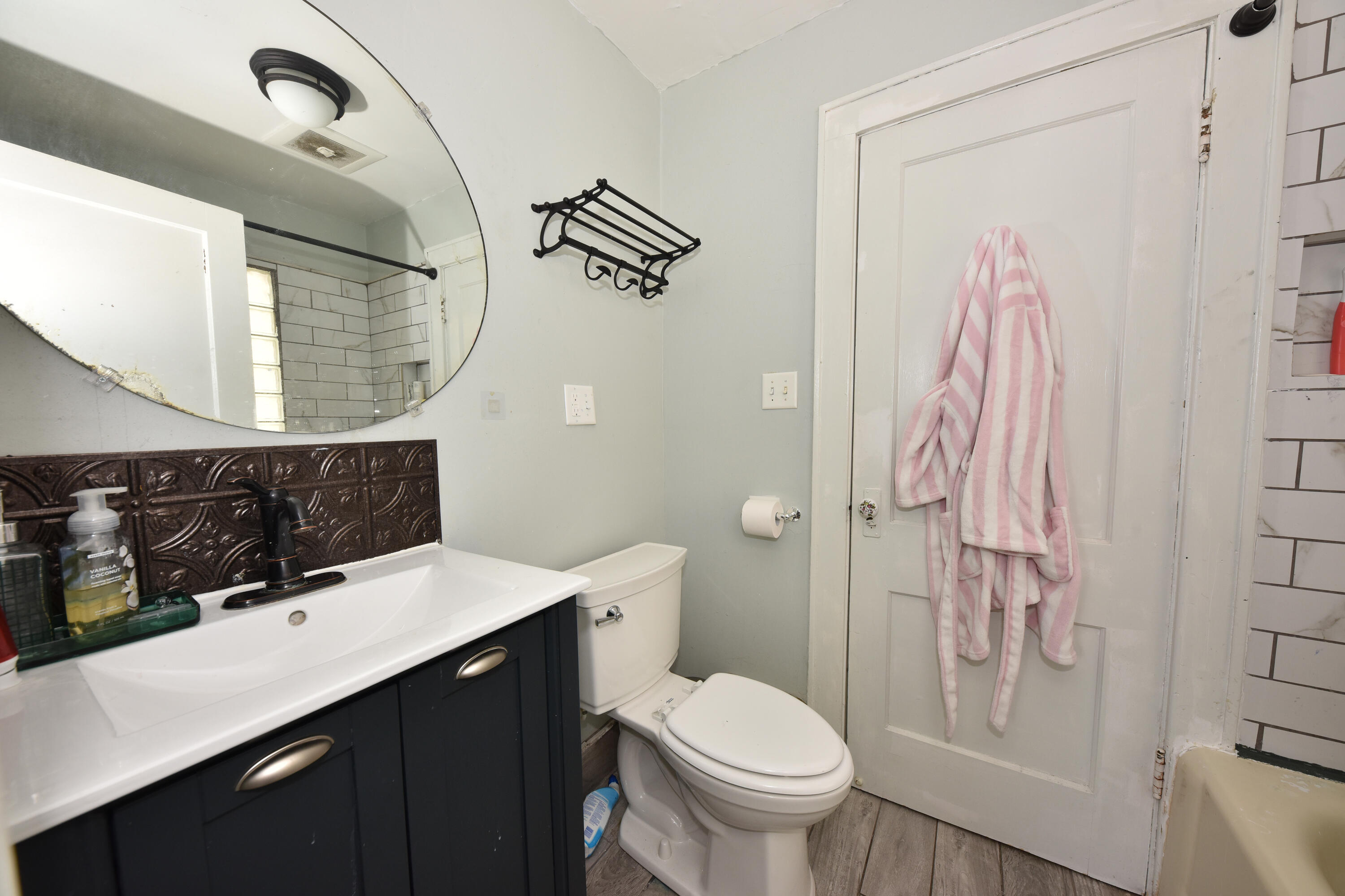 334 North 60th Street Milwaukee, WI 53213 - Photo 13 of 32 Lower Bathroom