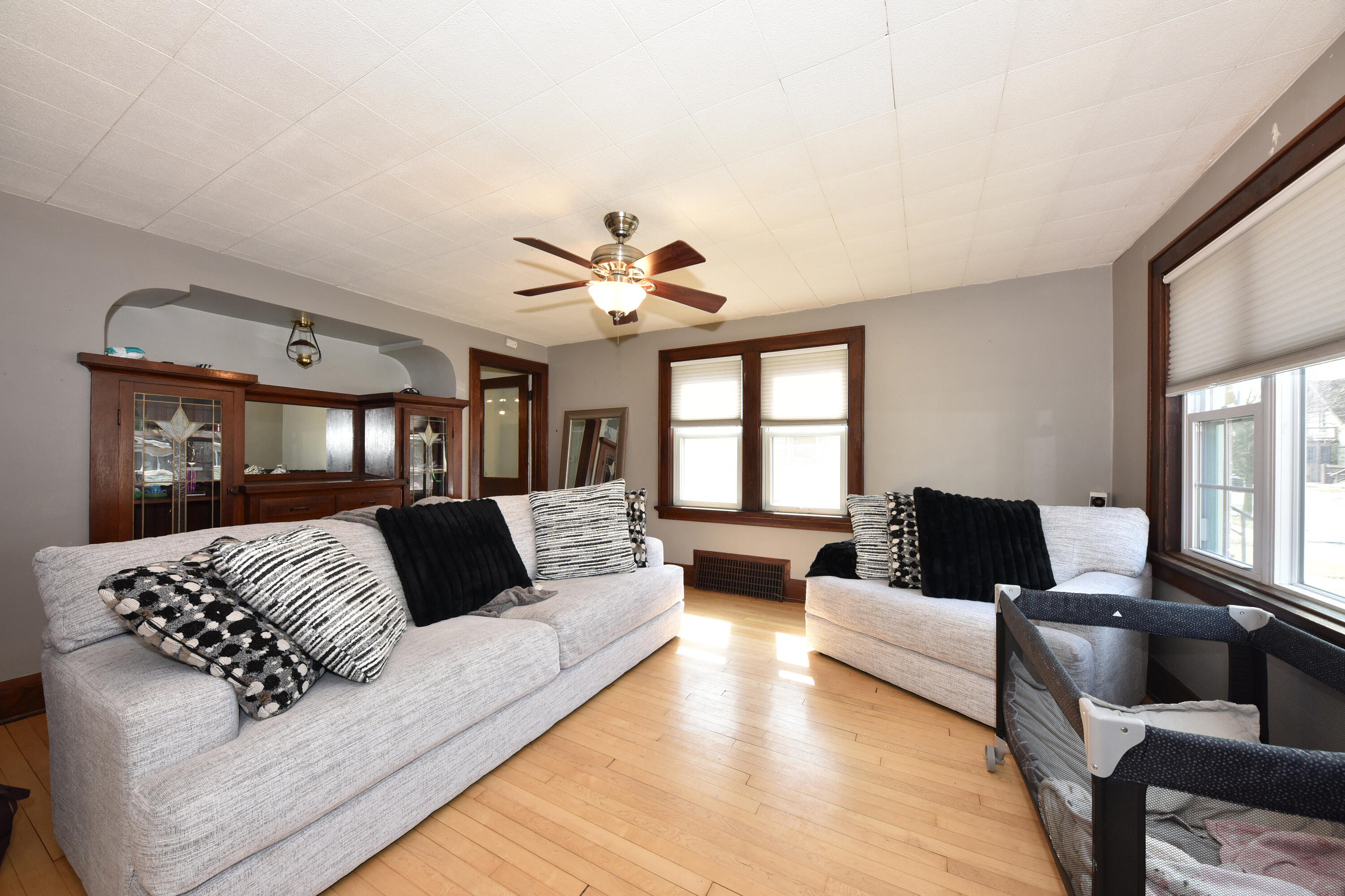 334 North 60th Street Milwaukee, WI 53213 - Photo 2 of 32 Living Room