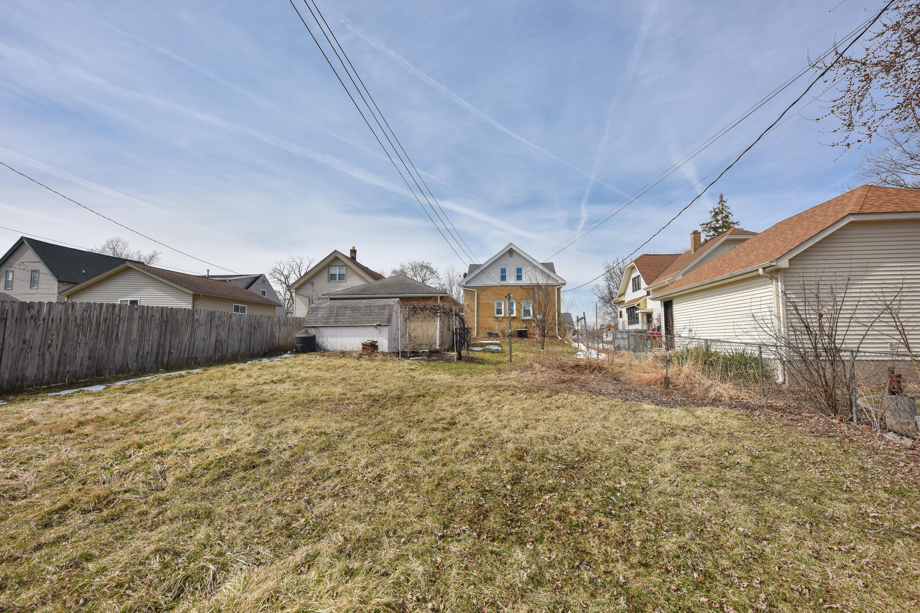 334 North 60th Street Milwaukee, WI 53213 - Photo 30 of 32 Expansive Yard
