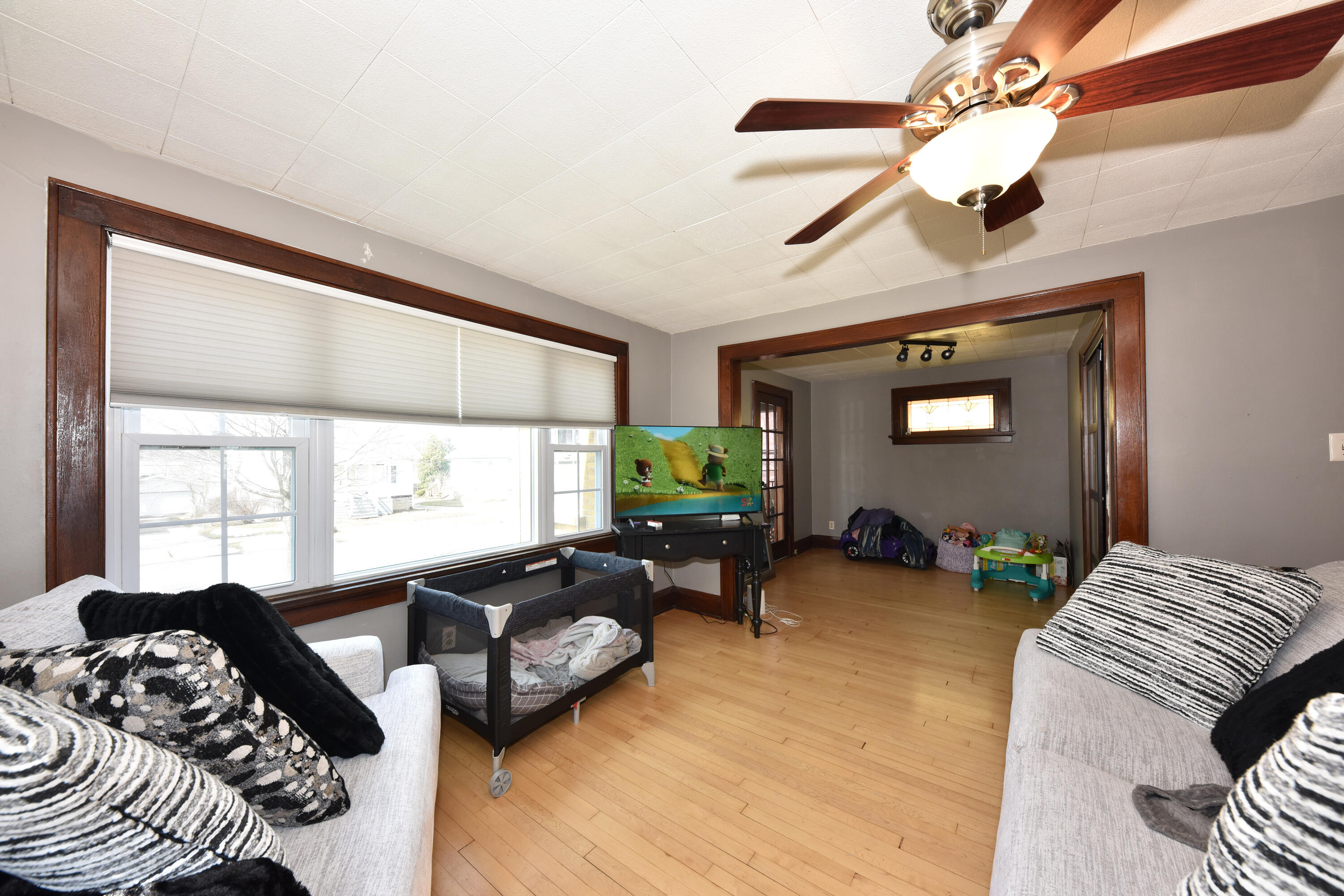 334 North 60th Street Milwaukee, WI 53213 - Photo 4 of 32 Open and Inviting