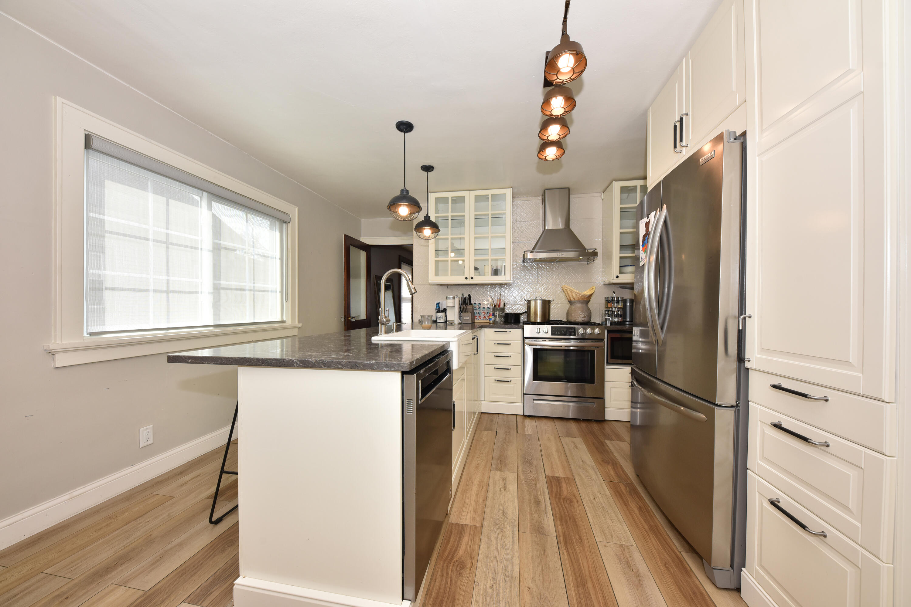 334 North 60th Street Milwaukee, WI 53213 - Photo 9 of 32 Updates Kitchen