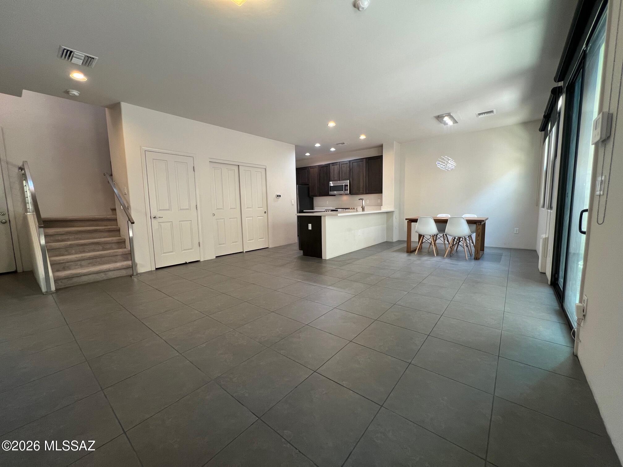391 East Calderwood Road Tucson, AZ 85704 - Photo 2 of 27