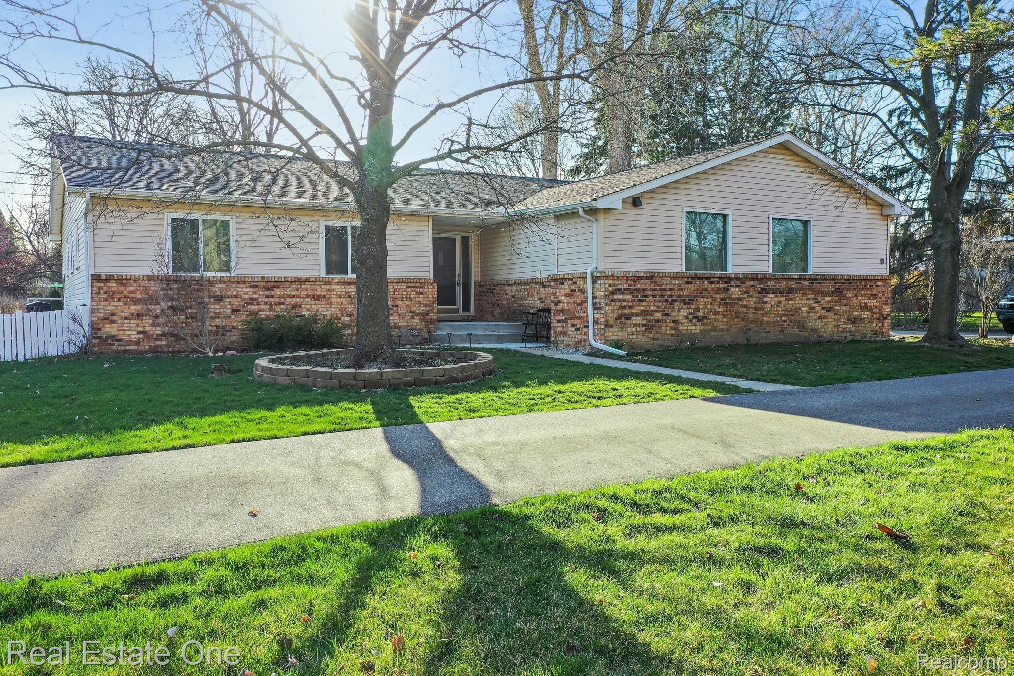 6430 Orion Road Rochester, MI 48306 - Photo 26 of 40 DJI_0834.jpg