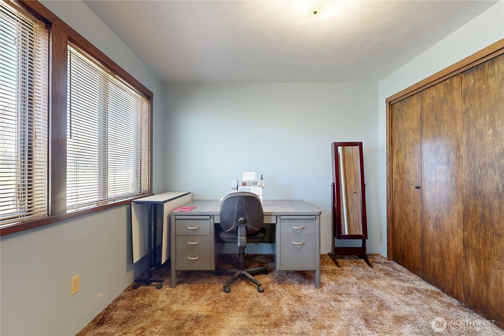 457 Prospect Avenue Walla Walla, WA 99362 - Photo 21 of 40 a view of workspace with windows